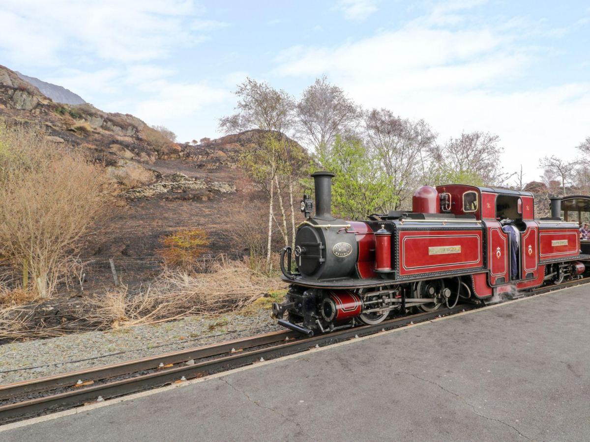 Bridgeway House Villa Blaenau Ffestiniog ภายนอก รูปภาพ